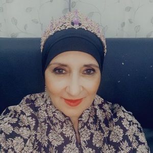 Meet your Posher, Amira